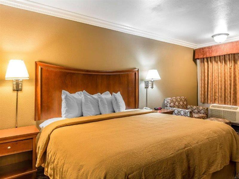Quality Inn Lake Elsinore I-15 Ngoại thất bức ảnh