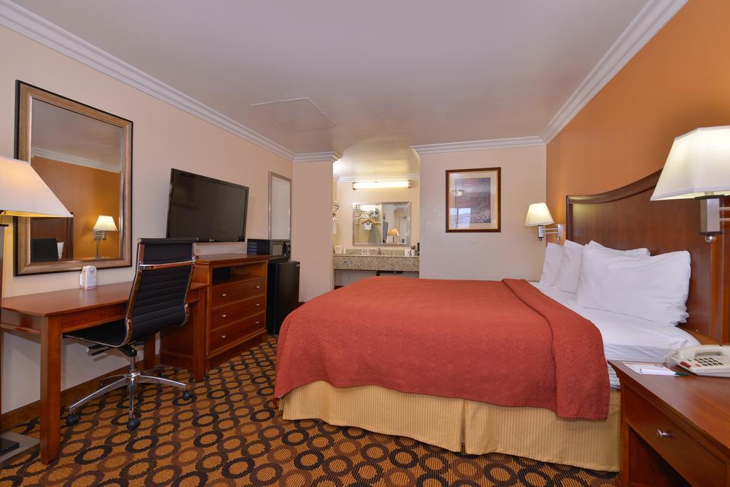 Quality Inn Lake Elsinore I-15 Ngoại thất bức ảnh