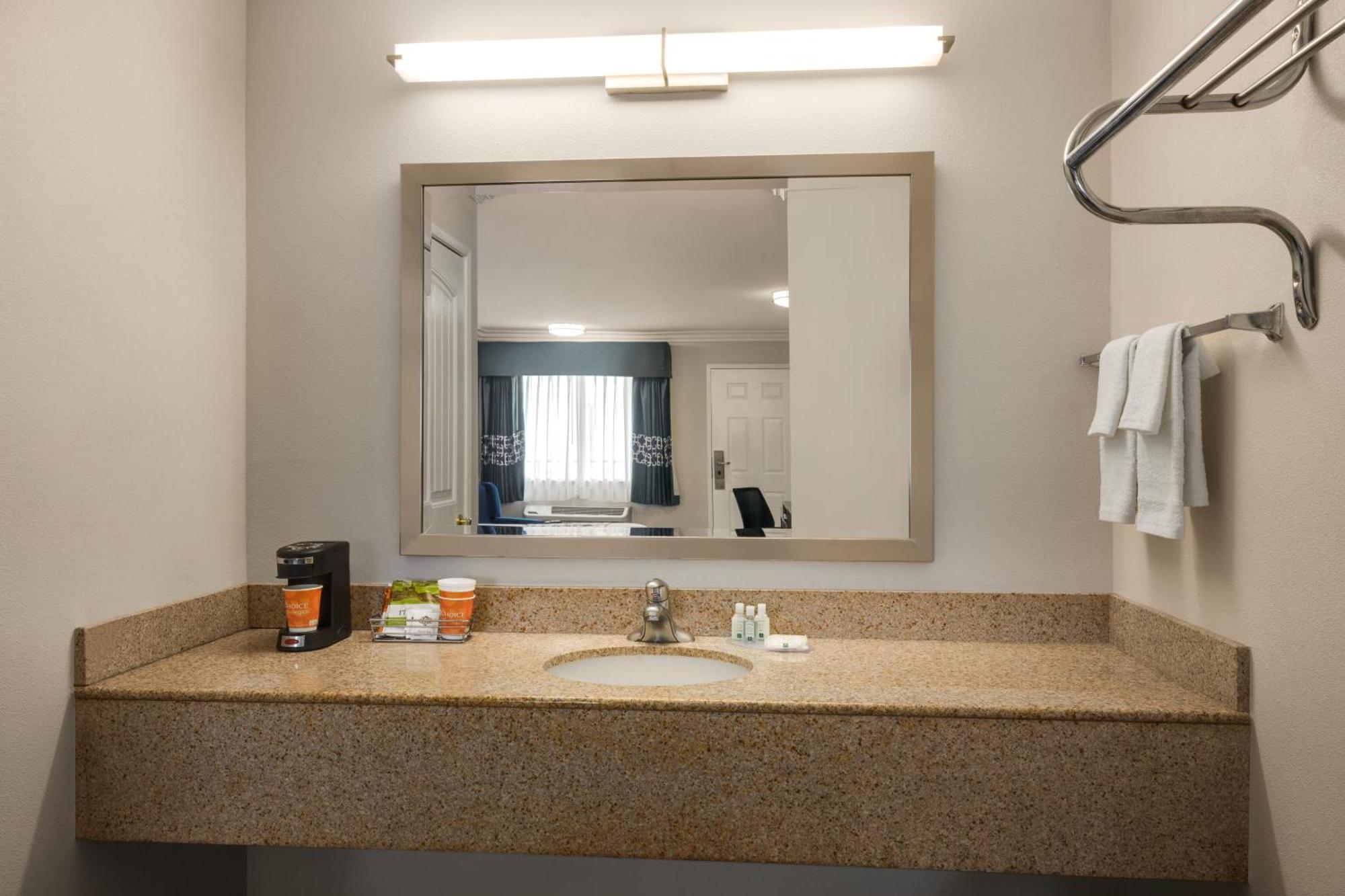 Quality Inn Lake Elsinore I-15 Ngoại thất bức ảnh